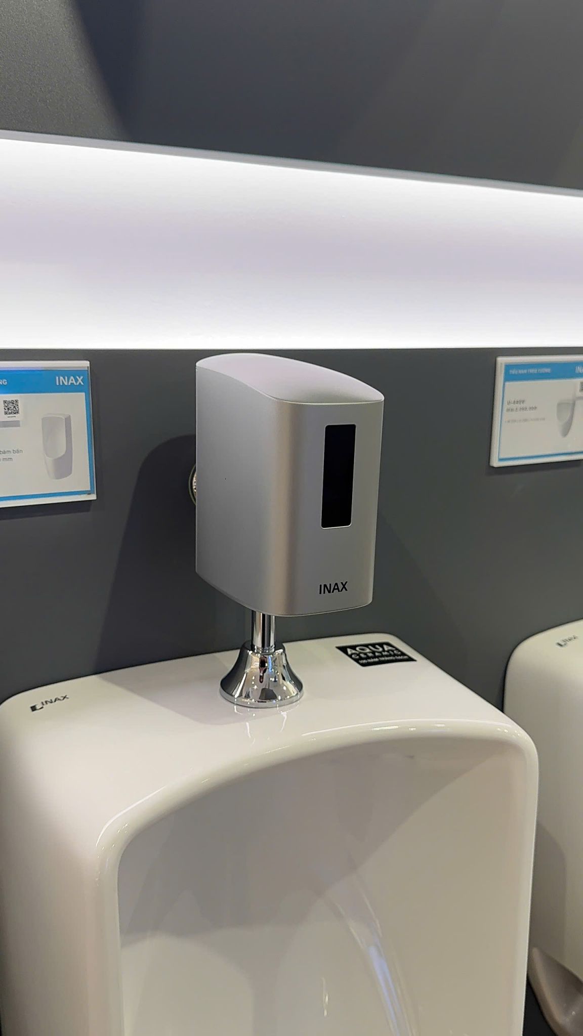 Bồn Tiểu Nam Inax AU-431VR Treo Tường AquaCeramic