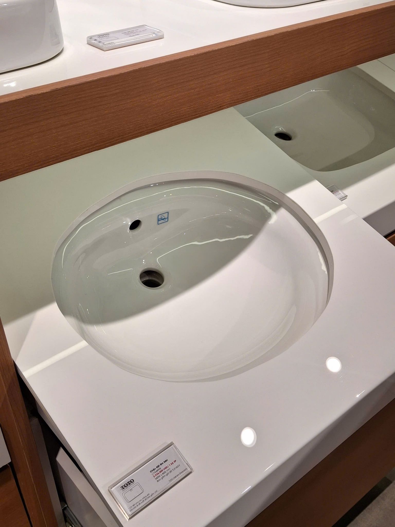 Chậu Lavabo TOTO LT764 Âm Bàn