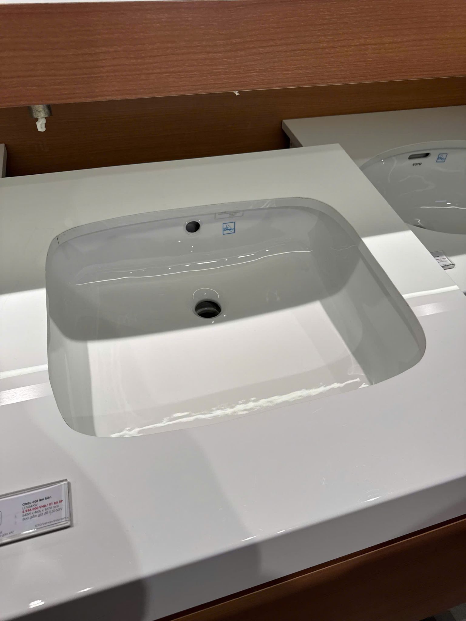Chậu Lavabo TOTO LT765 Âm Bàn