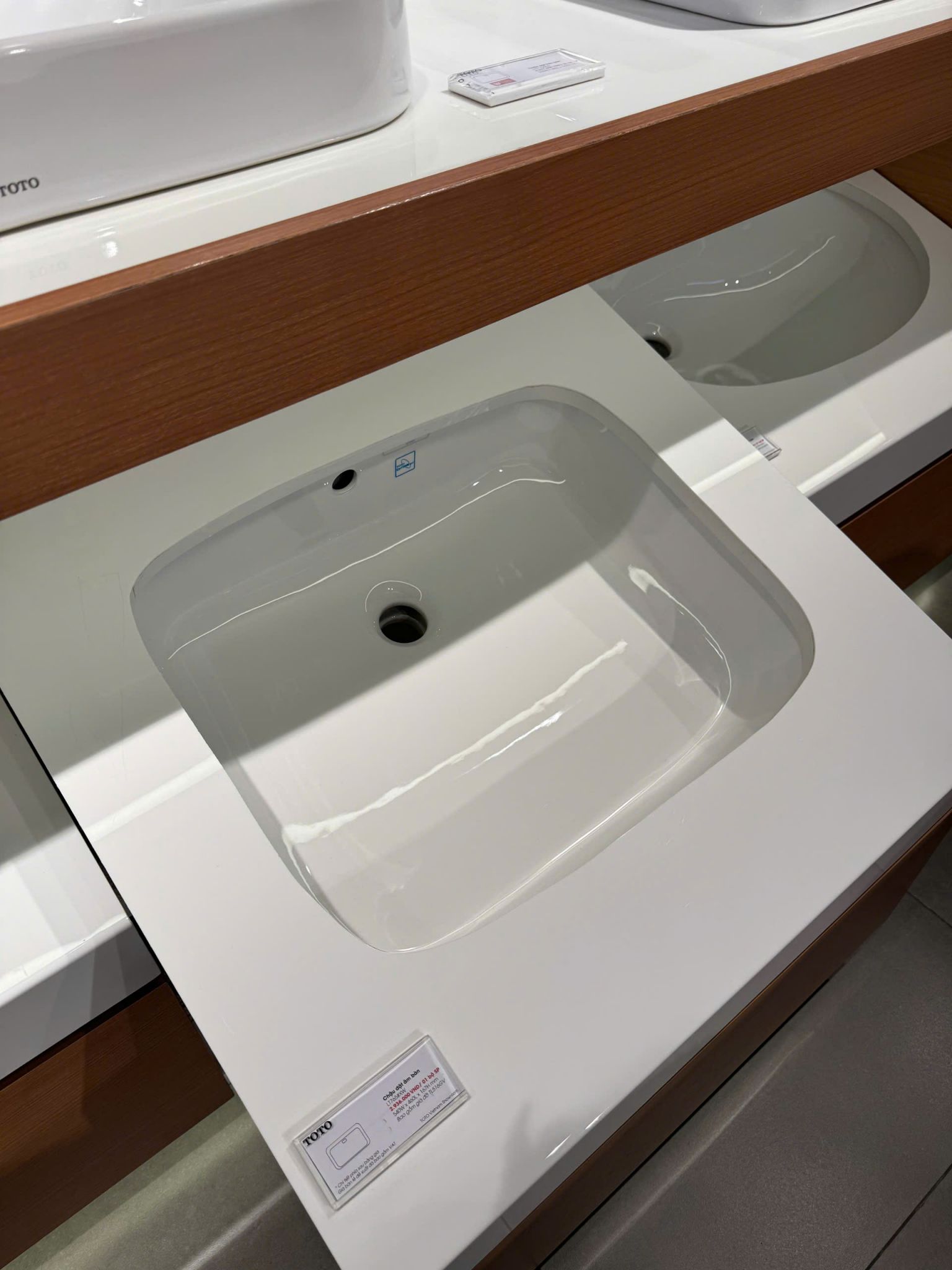 Chậu Lavabo TOTO LT765 Âm Bàn