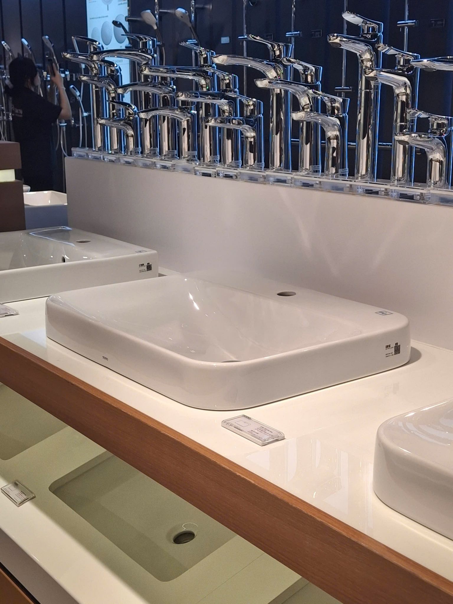 Chậu Rửa Lavabo TOTO LT5616C Đặt Bàn