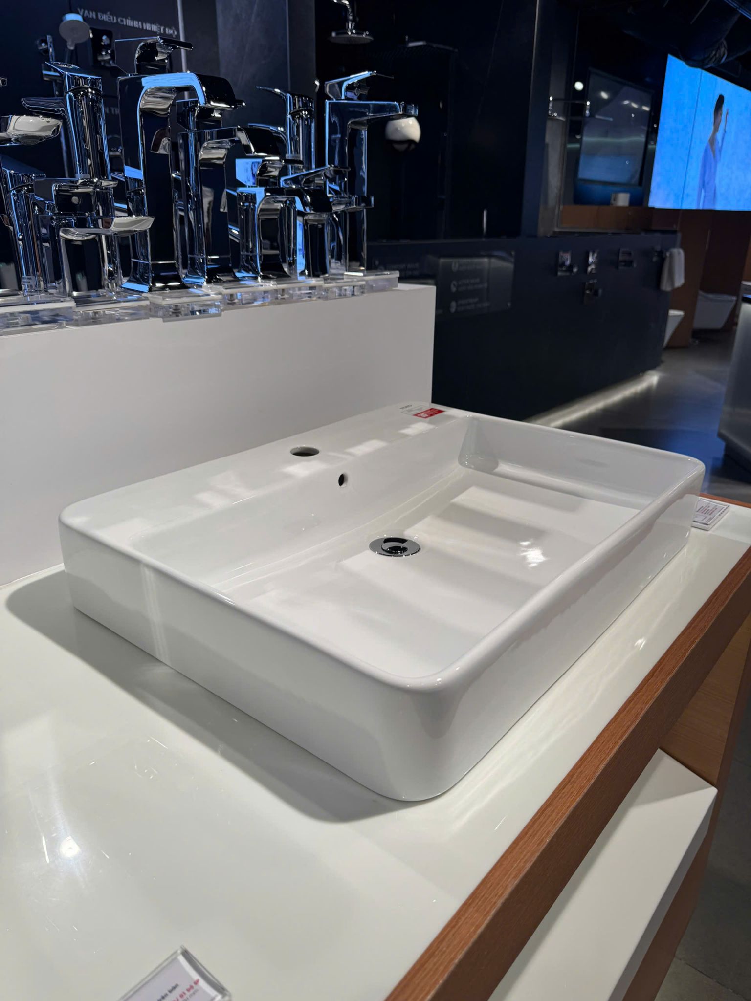 Chậu Rửa Lavabo TOTO LT951C Đặt Bàn