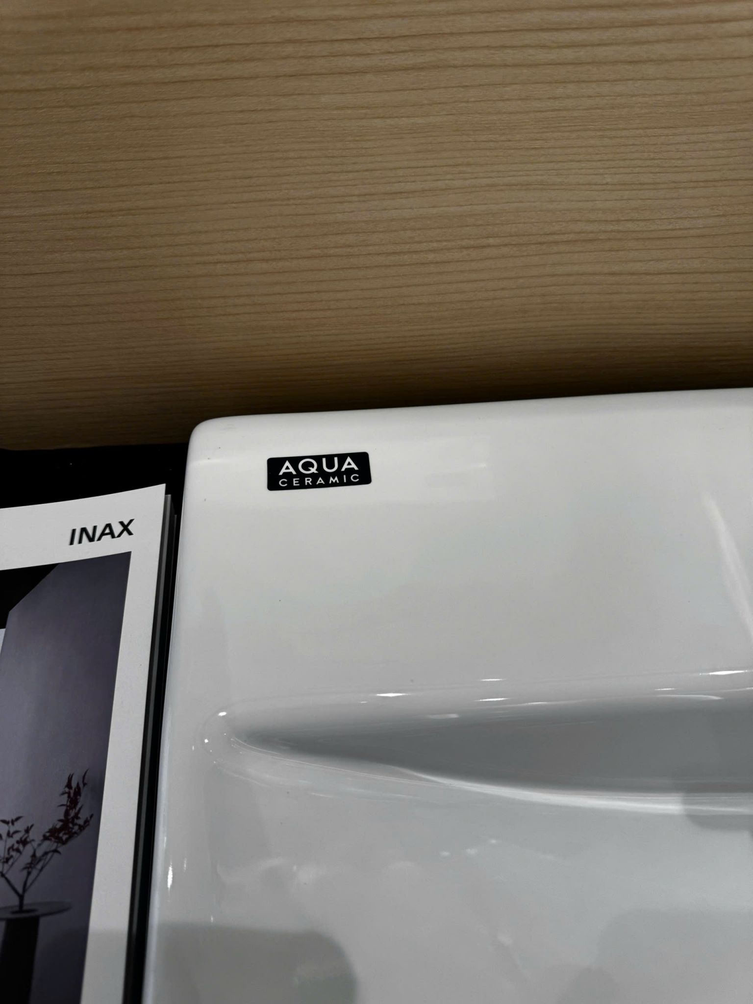 Chậu Rửa Lavabo Inax AL-2397V (AL2397V) Dương Vành AquaCeramic
