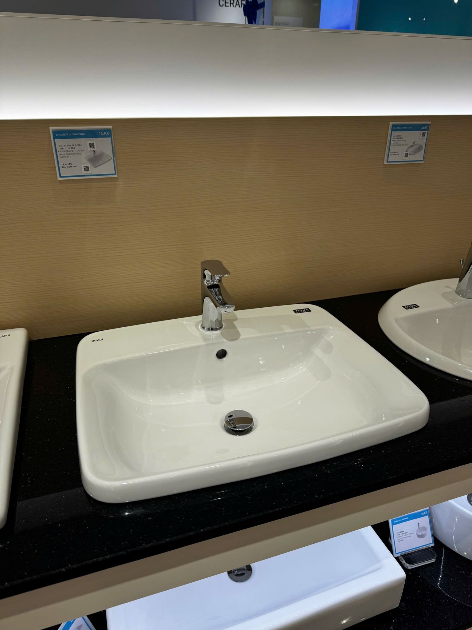 Chậu Rửa Lavabo Inax AL-2398V (AL2398V) Dương Vành AquaCeramic