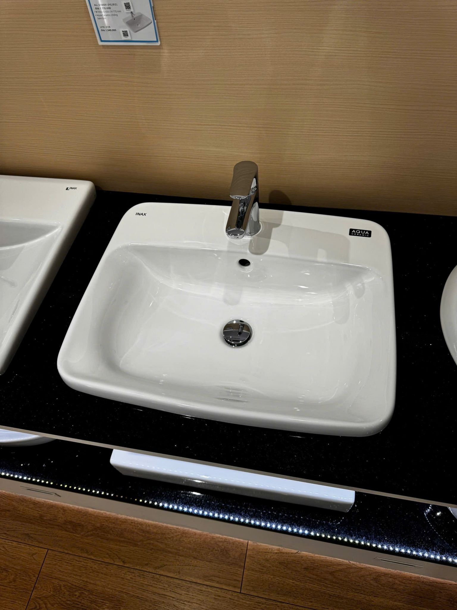 Chậu Rửa Lavabo Inax AL-2398V (AL2398V) Dương Vành AquaCeramic