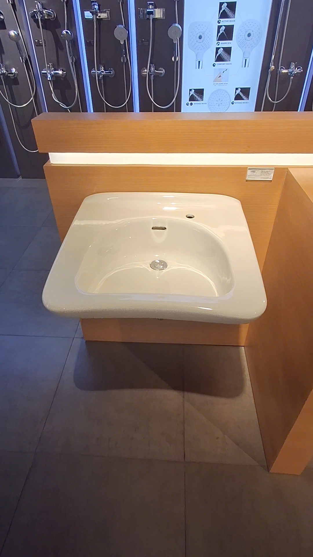 Chậu Lavabo TOTO LW103JT1/TL220D/T205QN Khuyết Tật Treo Tường