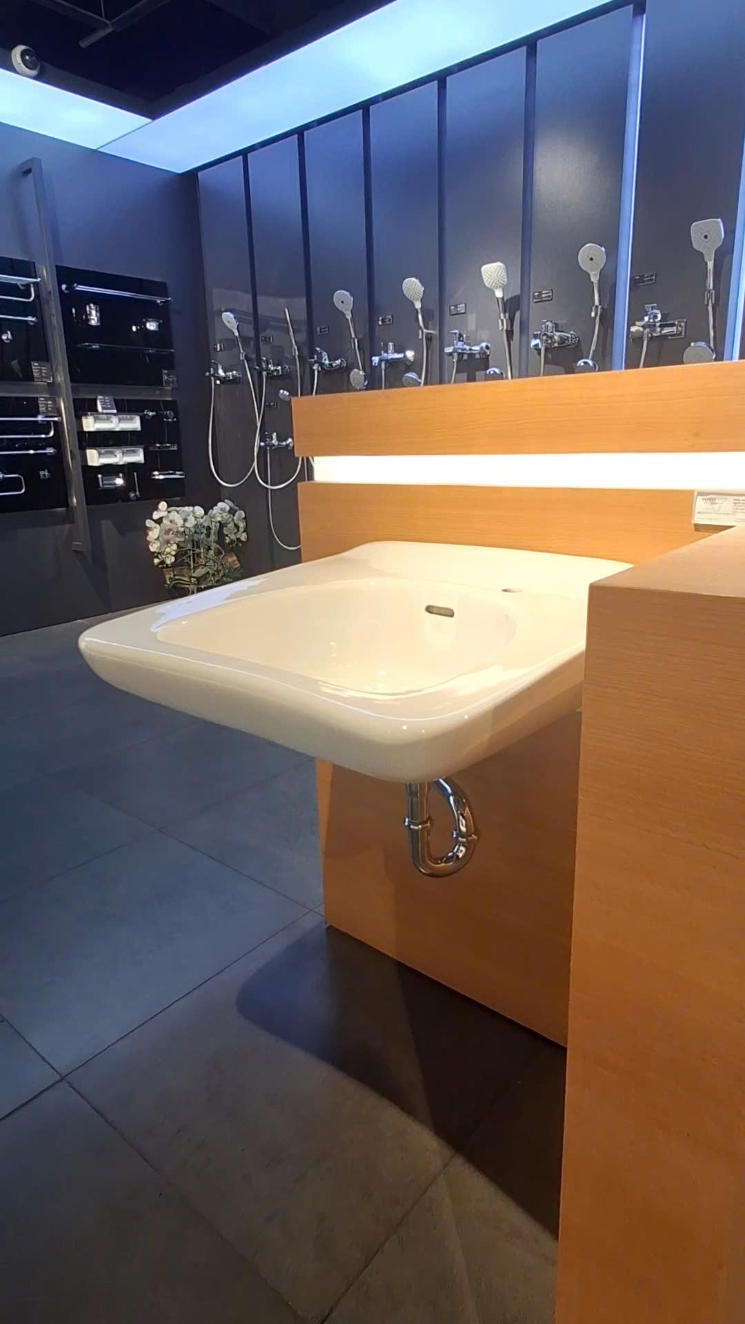 Chậu Lavabo TOTO LW103JT1/TL220D/T205QN Khuyết Tật Treo Tường