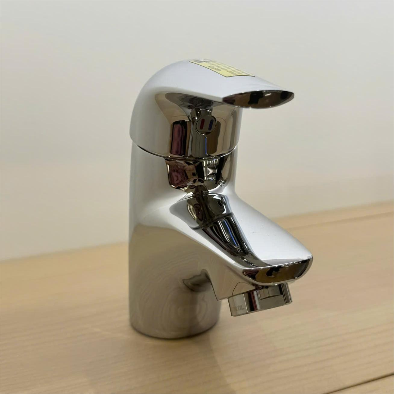 Vòi Lavabo Nóng Lạnh Inax LFV-3002S